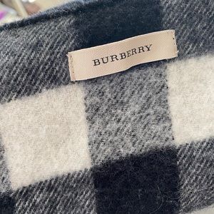 Burberry shawl